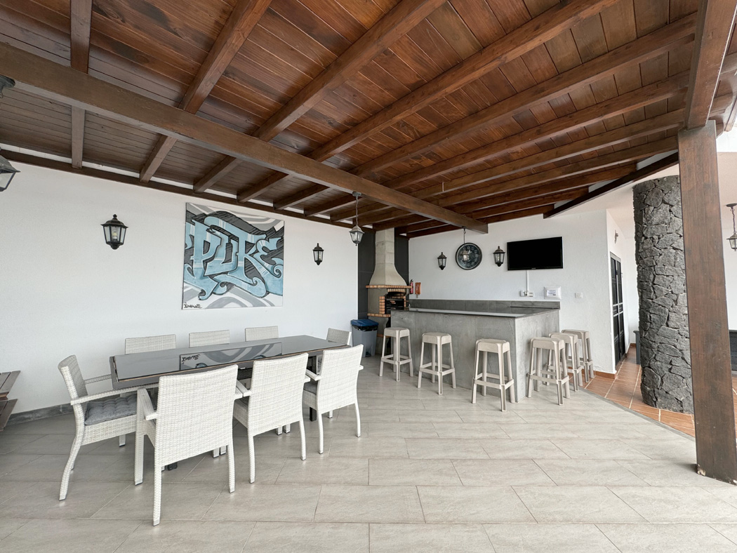 outside dining